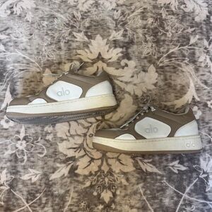 ALO Yoga Recovery Mode Sneakers